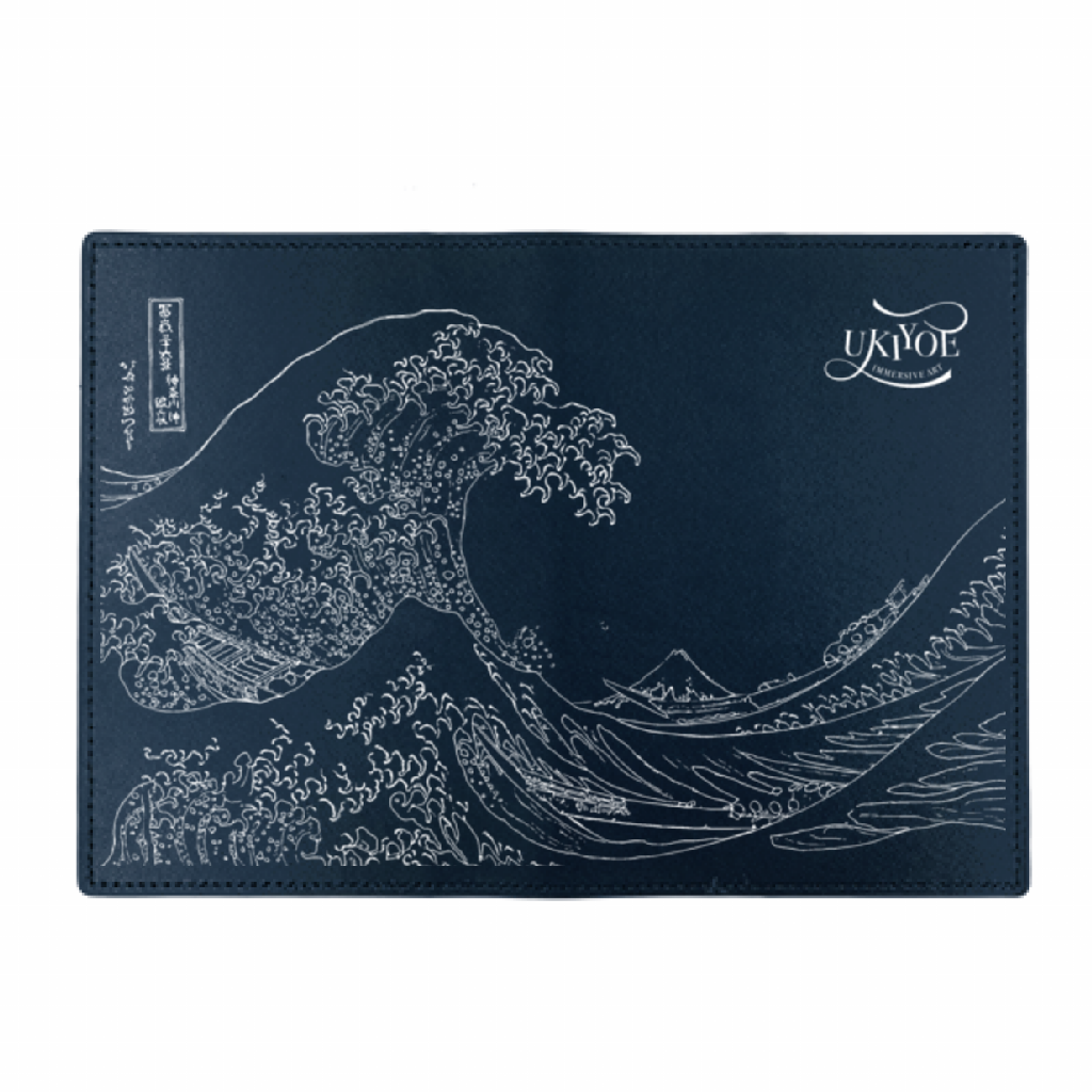 春画三十六景 大判ハードカバー 葛飾北斎「冨嶽三十六景 神奈川沖浪裏」レザーブックカバー – 動き出す